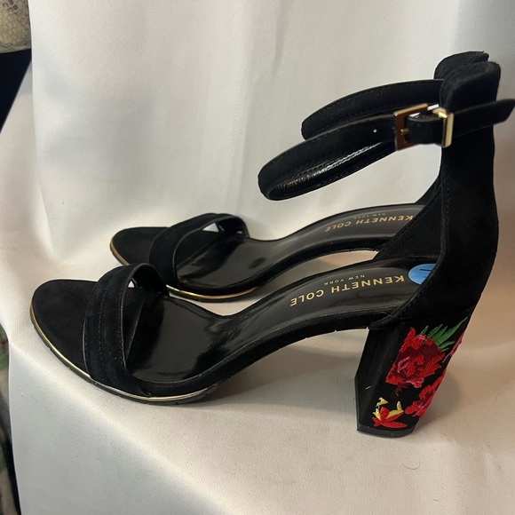 Kenneth Cole New York Lisa Black Suede Heels Sandals size 7..5 Embroidered Heel - Picture 1 of 6